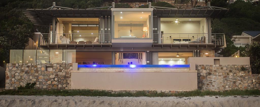 Villa Misty Cliffs Scarborough Exterior photo
