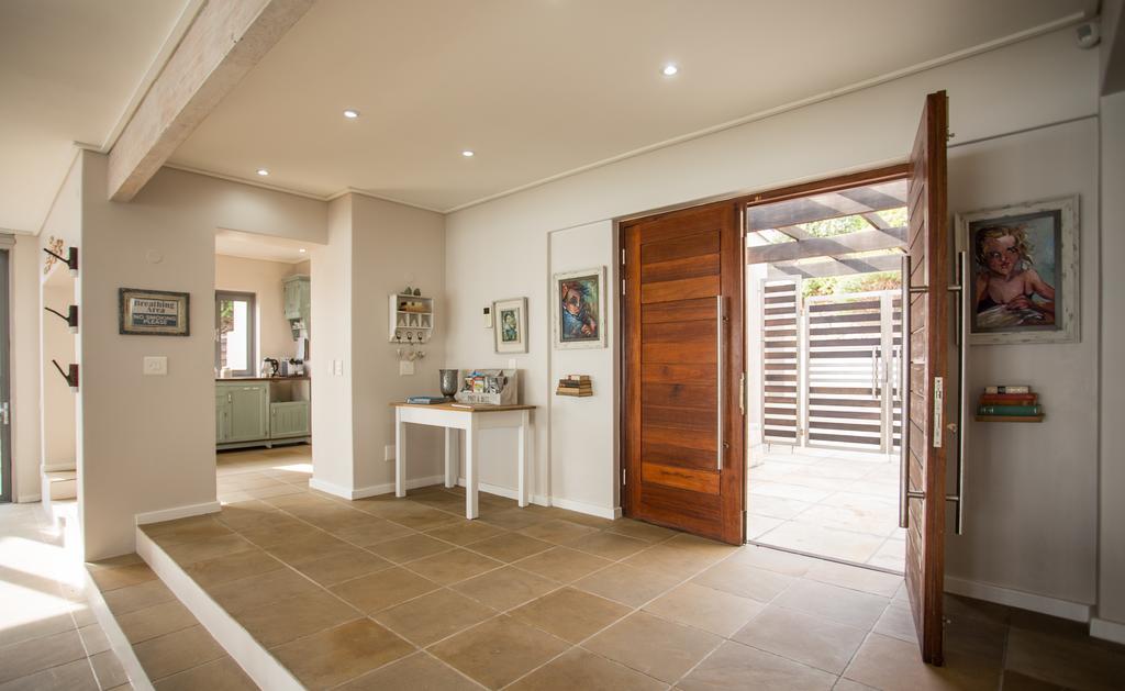 Villa Misty Cliffs Scarborough Exterior photo
